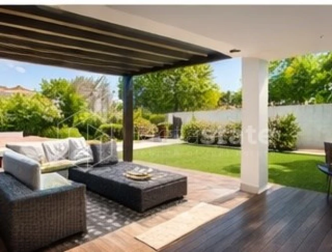 Moradia T4 para Venda em Alcabideche Foto 13