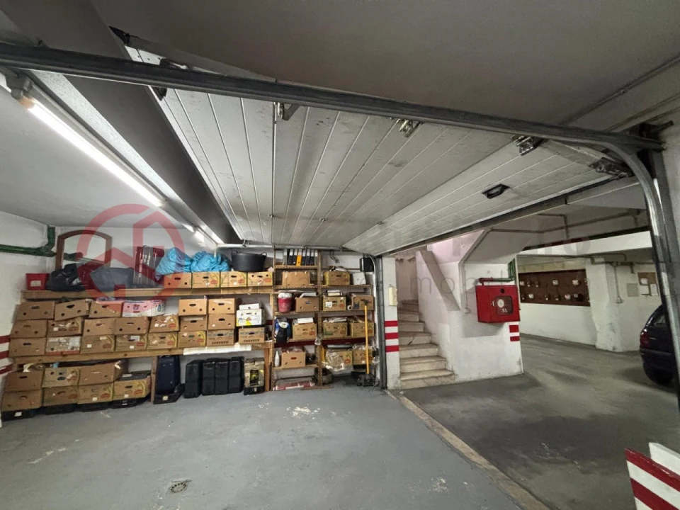 Garagem para Venda em Laranjeiro e Feijó Foto 2