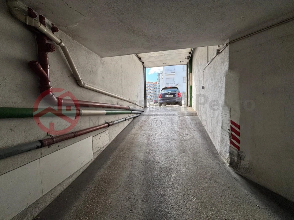 Garagem para Venda em Laranjeiro e Feijó Foto 12