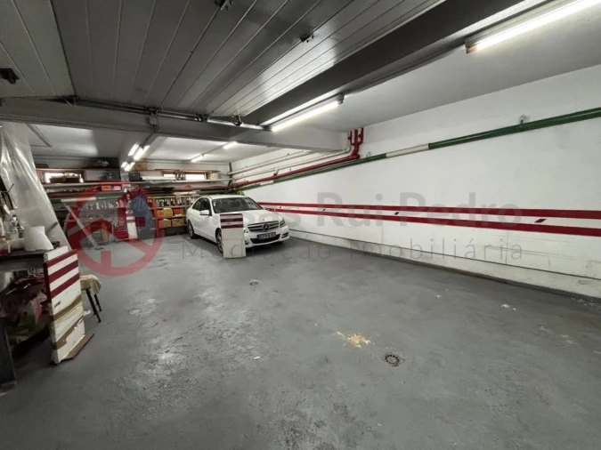 Garagem para Venda em Laranjeiro e Feijó Foto 3