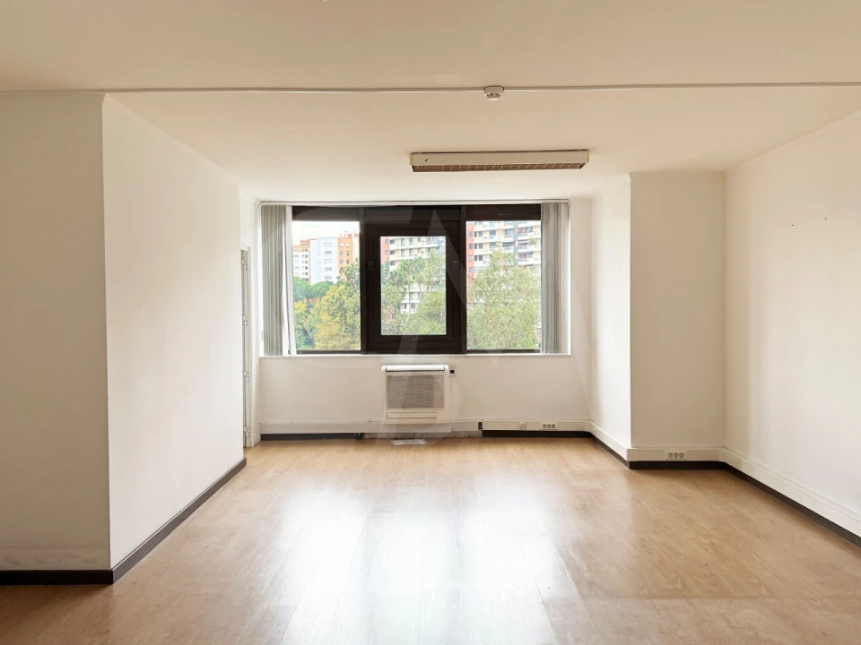 Escritório para Arrendamento em Algés, Linda-A-Velha e Cruz Quebrada-Dafundo Foto 1