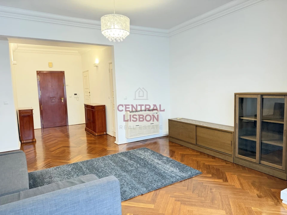 Apartamento T2 para Arrendamento em Santo António Foto 14