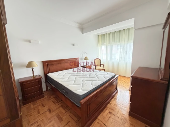 Apartamento T2 para Arrendamento em Santo António