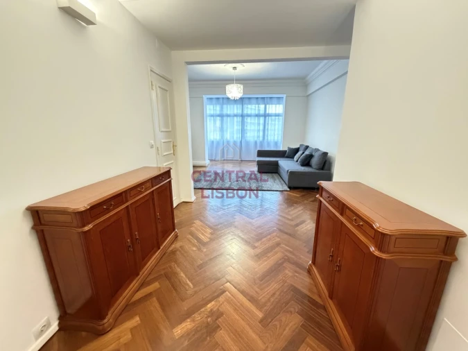 Apartamento T2 para Arrendamento em Santo António Foto 10