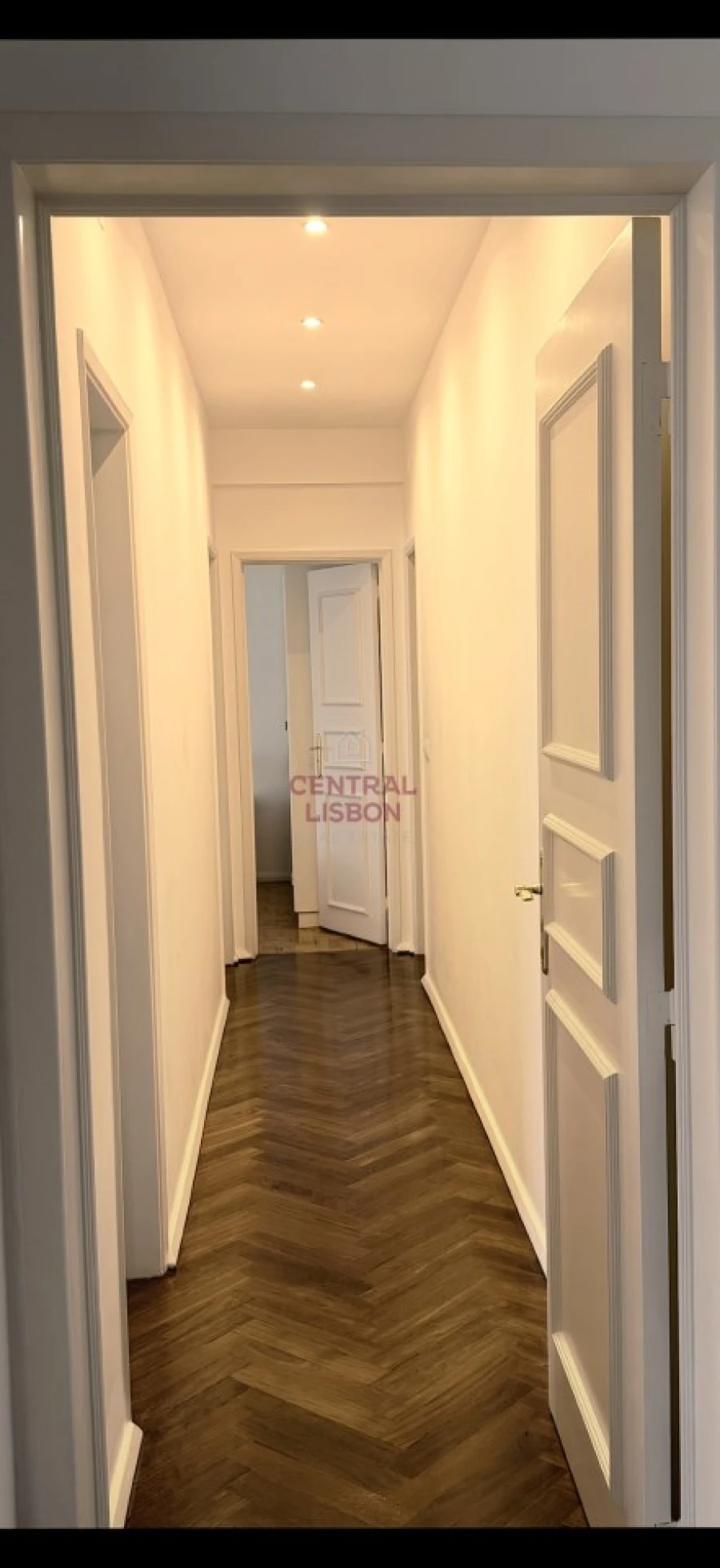 Apartamento T2 para Arrendamento em Santo António Foto 15