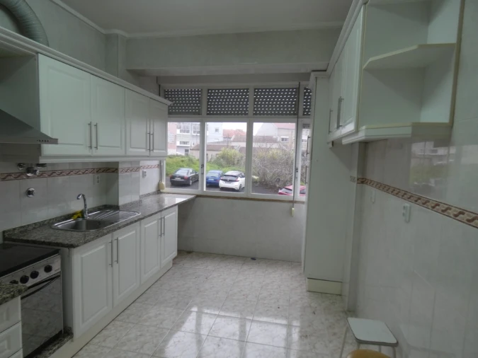Apartamento T2 para Venda em Águas Livres Foto 3