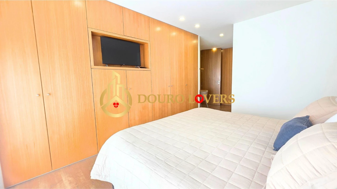 Moradia T5 para Venda em Oliveira (Santa Maria) Foto 34