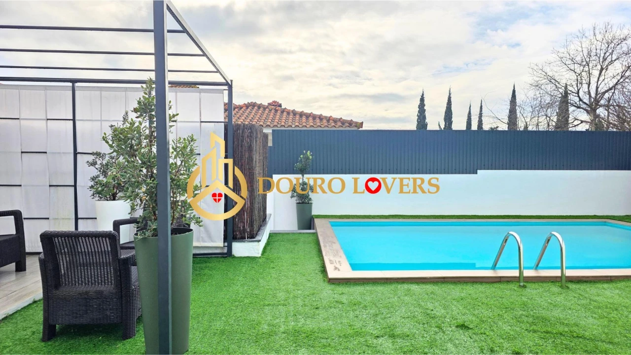 Moradia T5 para Venda em Oliveira (Santa Maria) Foto 40