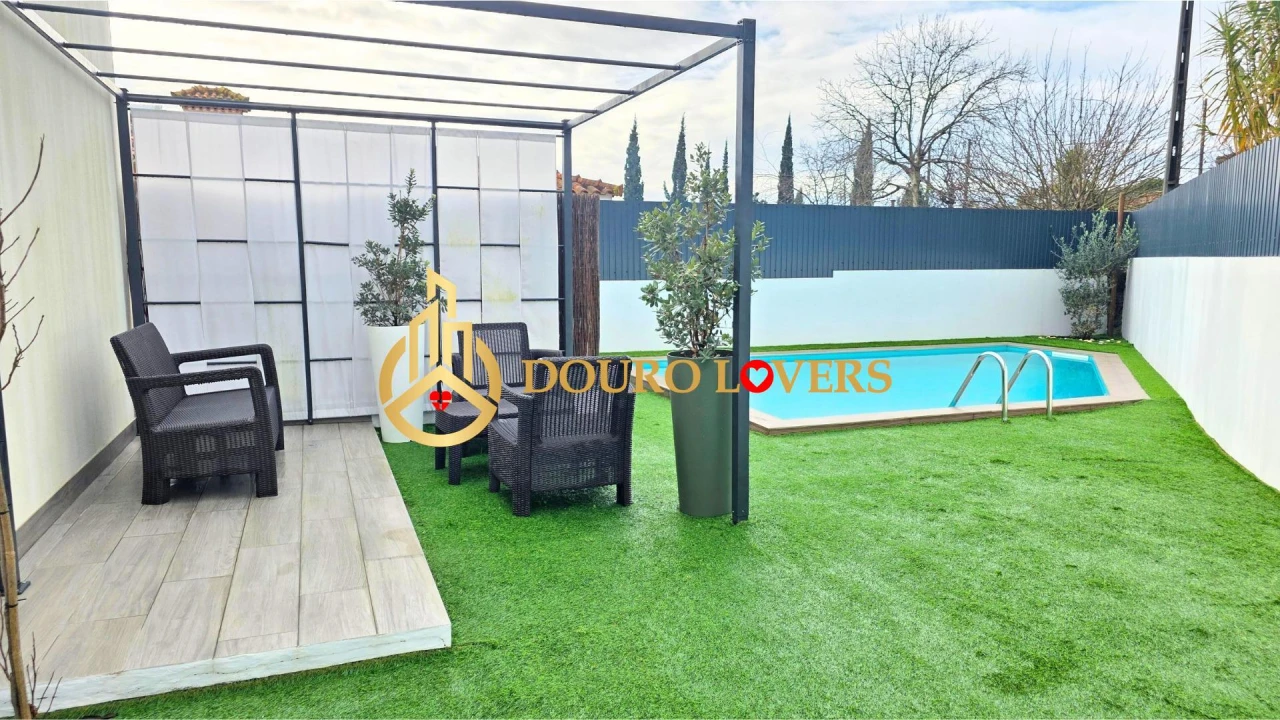 Moradia T5 para Venda em Oliveira (Santa Maria) Foto 41