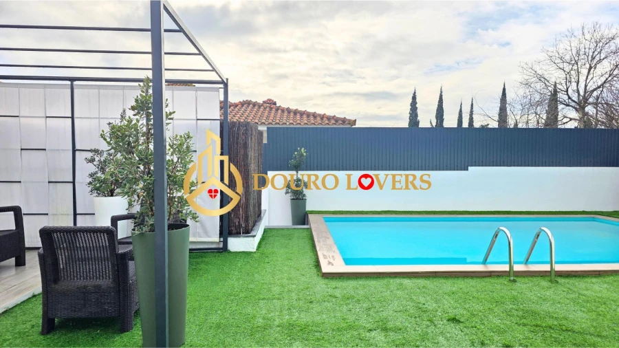 Moradia T5 para Venda em Oliveira (Santa Maria) Foto 40