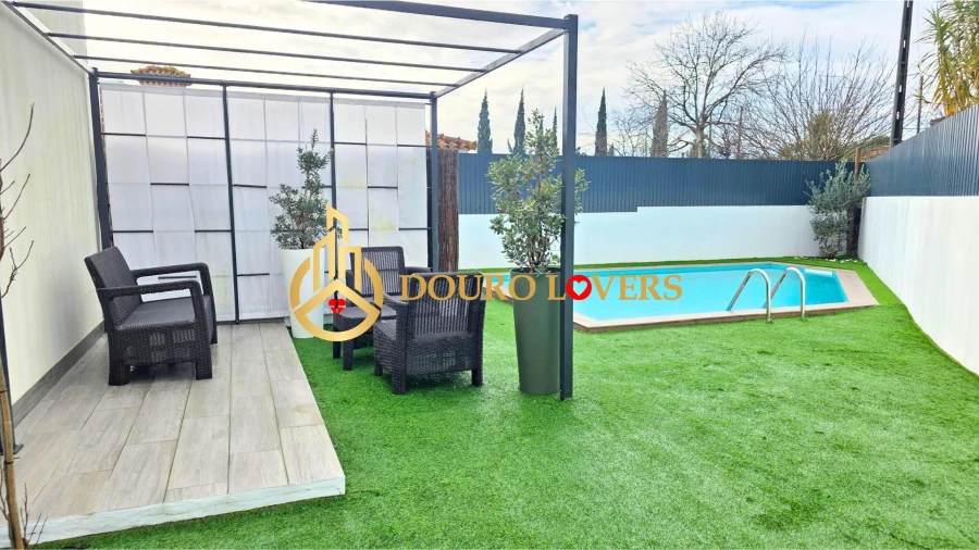 Moradia T5 para Venda em Oliveira (Santa Maria) Foto 41