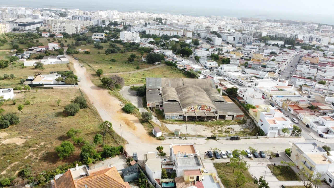 Terreno para Venda em Quelfes Foto 10