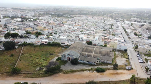 Terreno para Venda em Quelfes