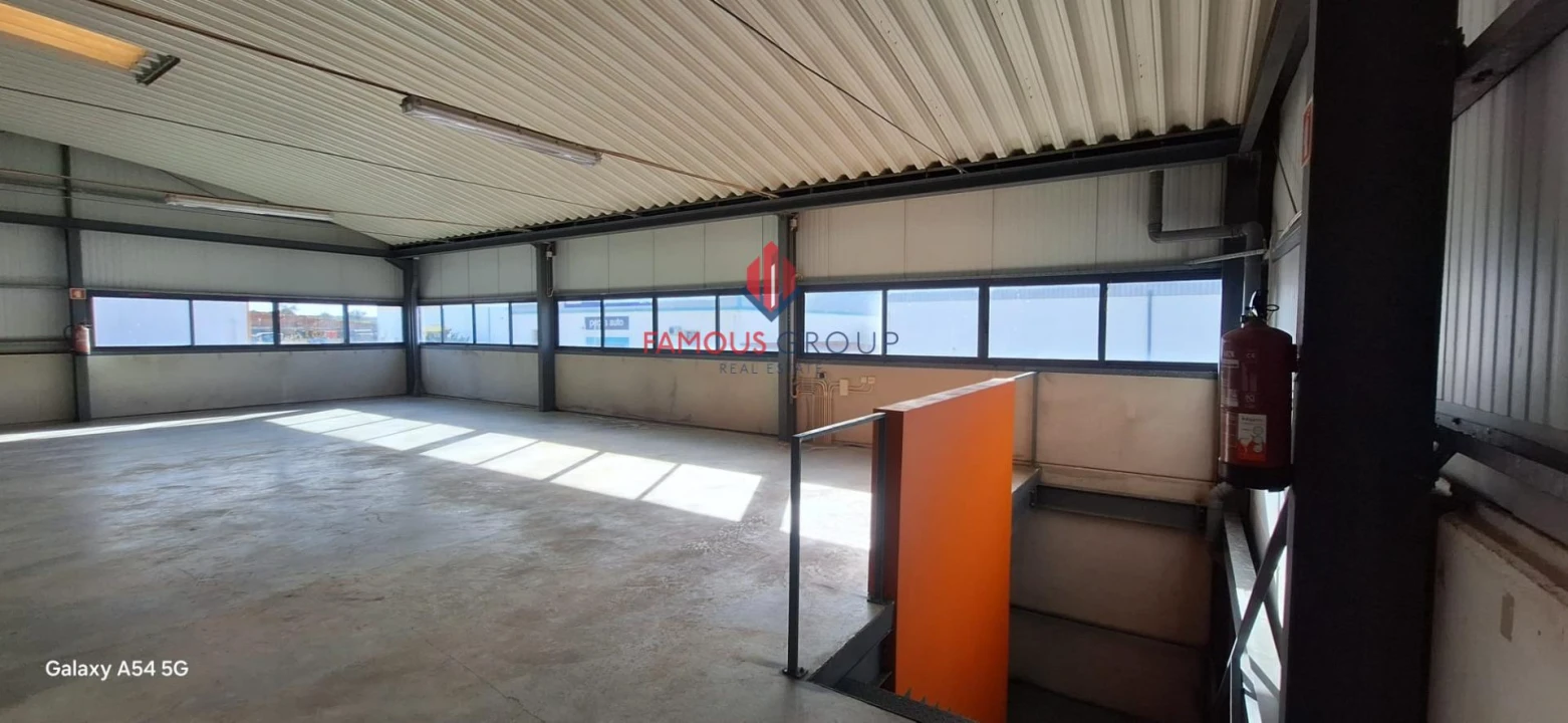 Armazém para Arrendamento em Estômbar e Parchal Foto 21
