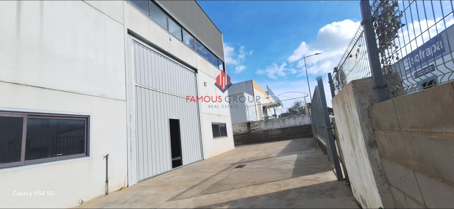 Armazém para Arrendamento em Estômbar e Parchal Foto 6