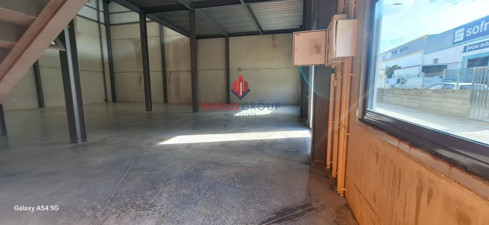 Armazém para Arrendamento em Estômbar e Parchal Foto 34
