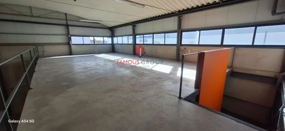 Armazém para Arrendamento em Estômbar e Parchal
