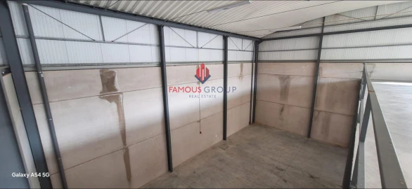 Armazém para Arrendamento em Estômbar e Parchal