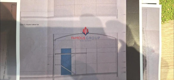 Armazém para Arrendamento em Estômbar e Parchal