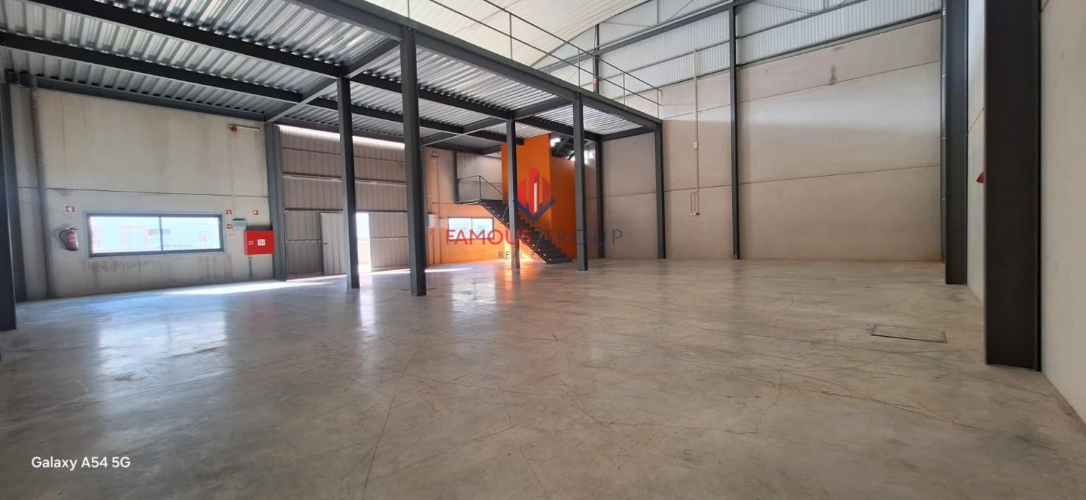 Armazém para Arrendamento em Estômbar e Parchal Foto 32