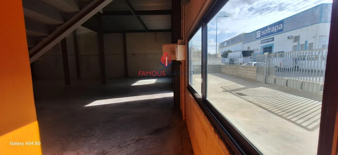 Armazém para Arrendamento em Estômbar e Parchal Foto 38