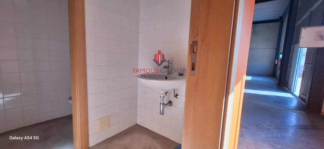 Armazém para Arrendamento em Estômbar e Parchal Foto 38