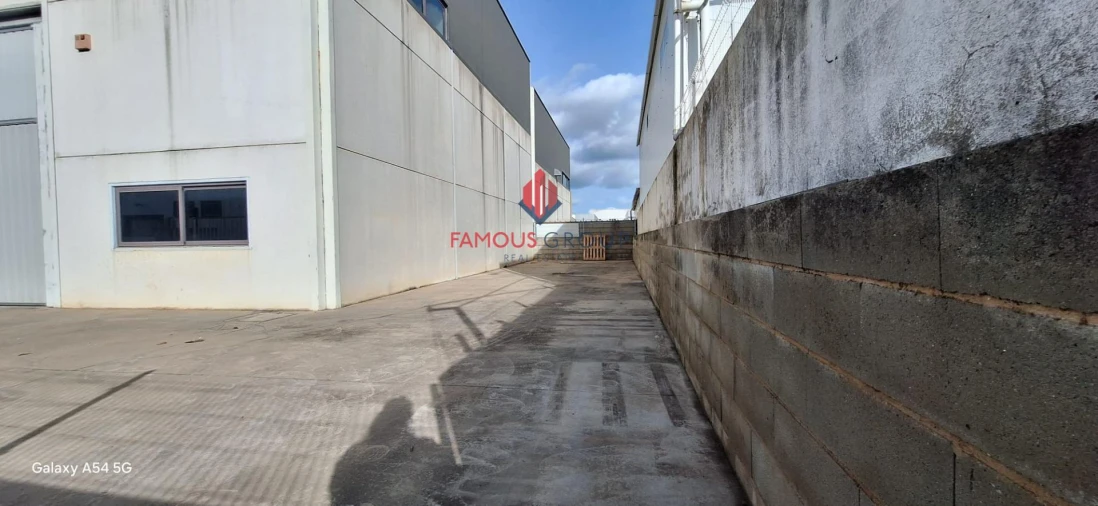 Armazém para Arrendamento em Estômbar e Parchal Foto 14