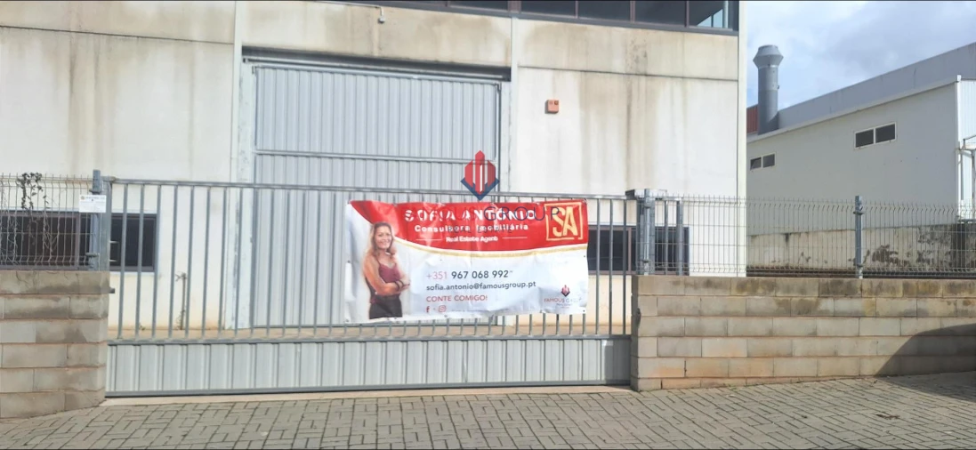 Armazém para Arrendamento em Estômbar e Parchal Foto 2