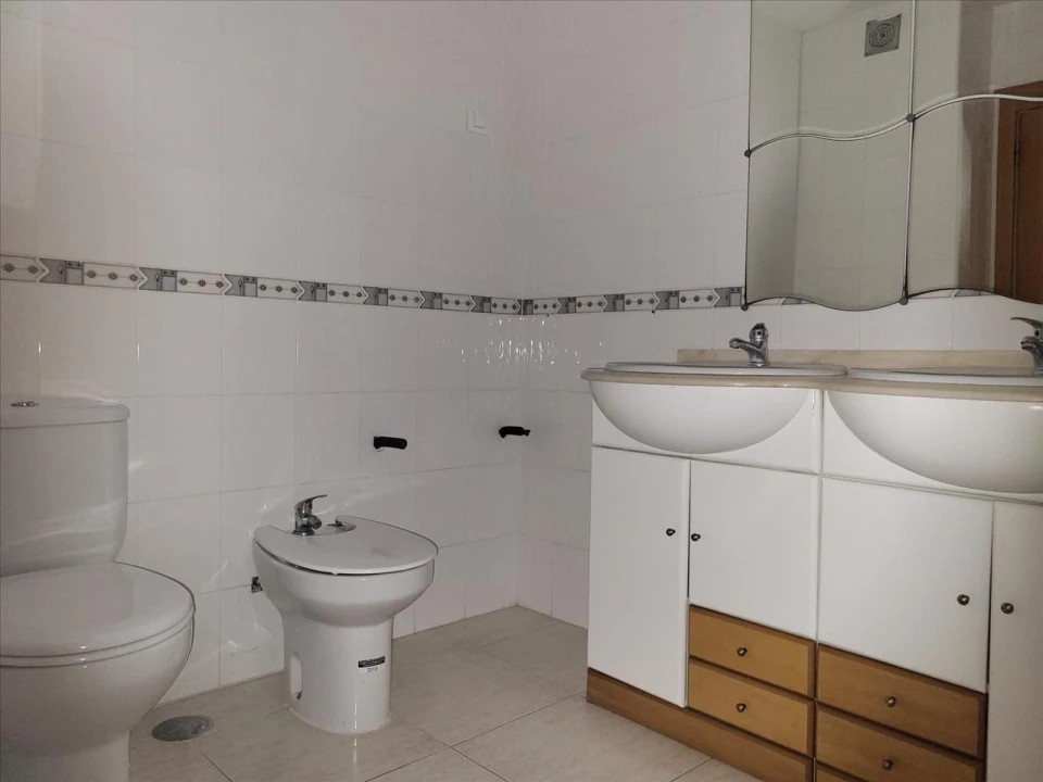 Apartamento T2 para Venda em Azambuja Foto 12