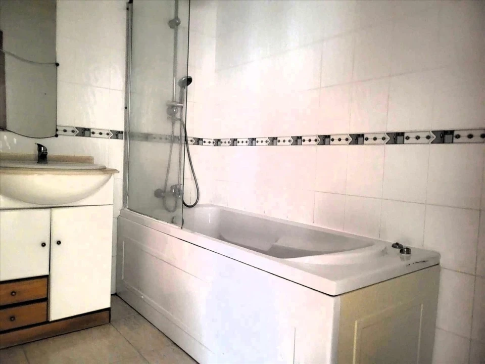 Apartamento T2 para Venda em Azambuja Foto 13