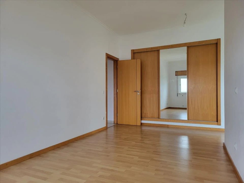 Apartamento T2 para Venda em Azambuja Foto 9