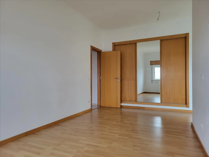 Apartamento T2 para Venda em Azambuja Foto 9