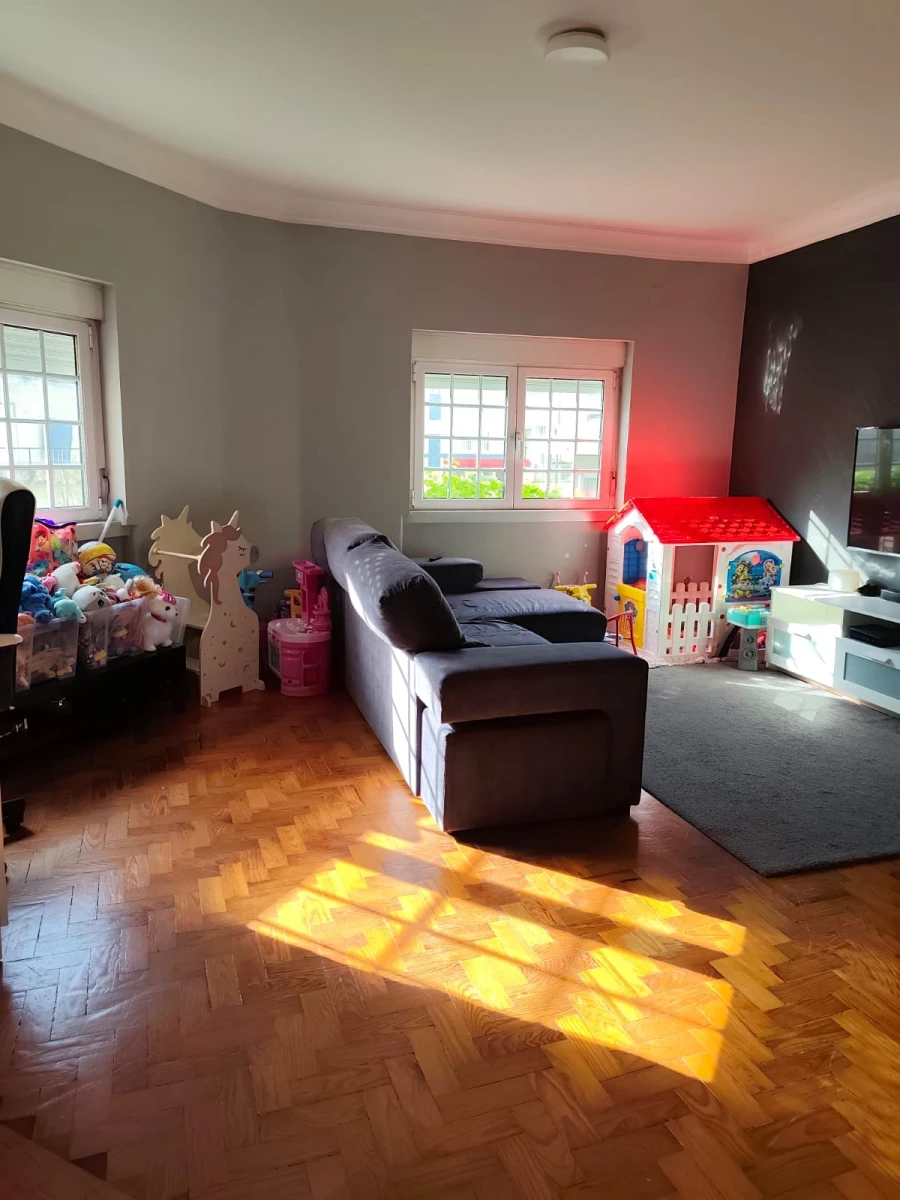 Apartamento T2 para Venda em Agualva e Mira-Sintra Foto 15