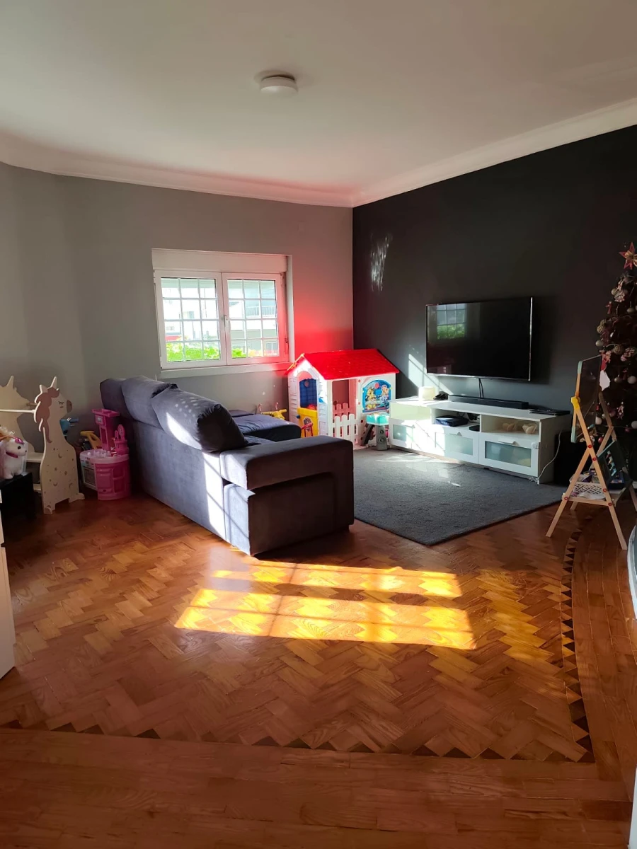 Apartamento T2 para Venda em Agualva e Mira-Sintra Foto 17