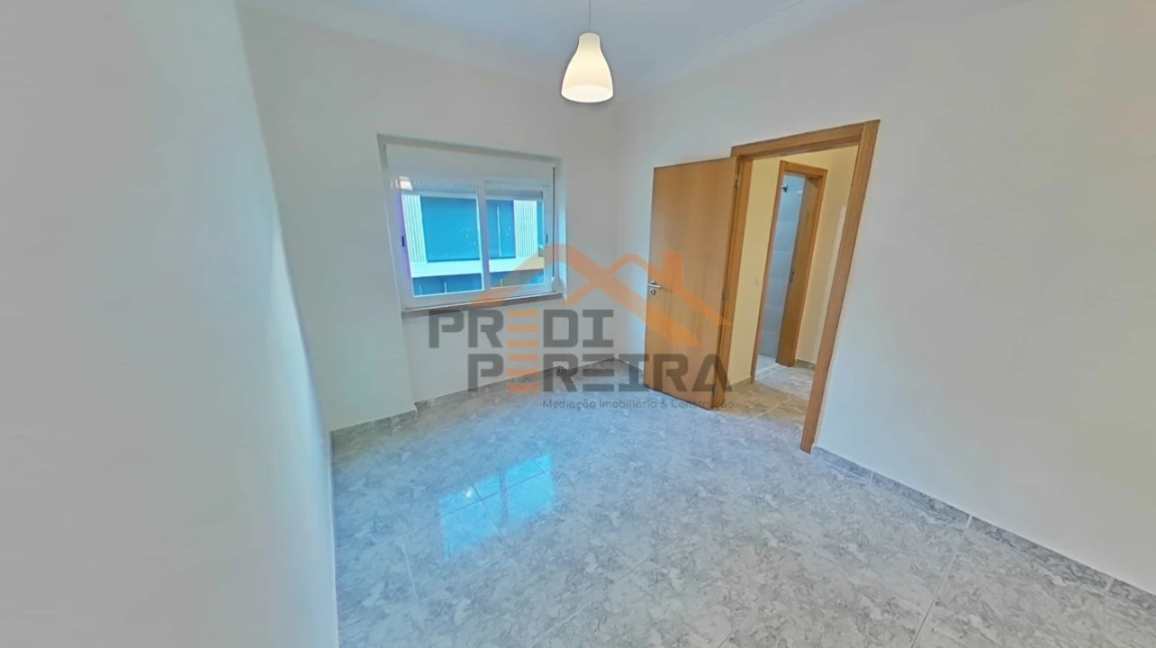 Apartamento T2 para Arrendamento em Odivelas Foto 4