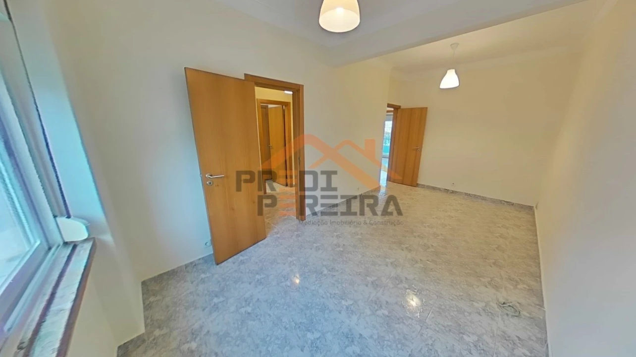 Apartamento T2 para Arrendamento em Odivelas Foto 9