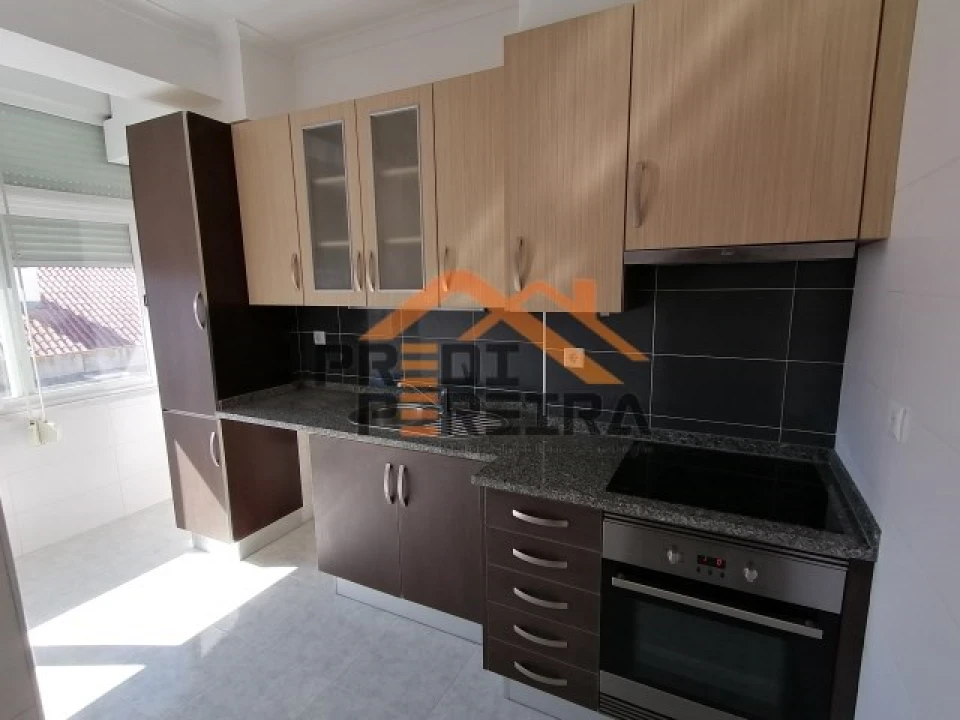 Apartamento T2 para Arrendamento em Odivelas Foto 1
