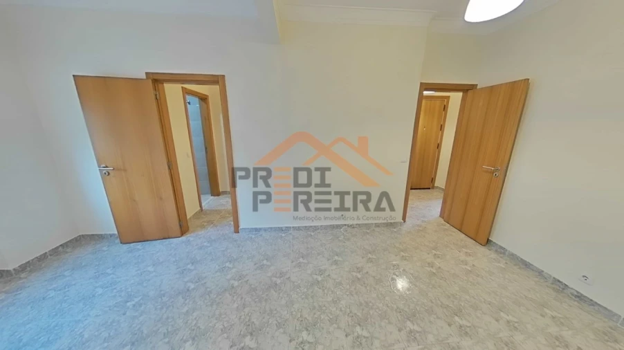 Apartamento T2 para Arrendamento em Odivelas Foto 8