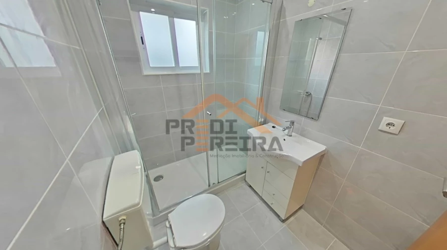 Apartamento T2 para Arrendamento em Odivelas Foto 18