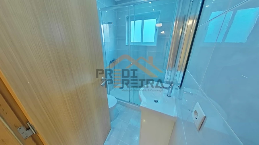 Apartamento T2 para Arrendamento em Odivelas Foto 19