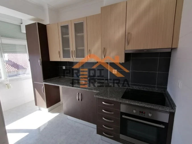 Apartamento T2 para Arrendamento em Odivelas Foto 1
