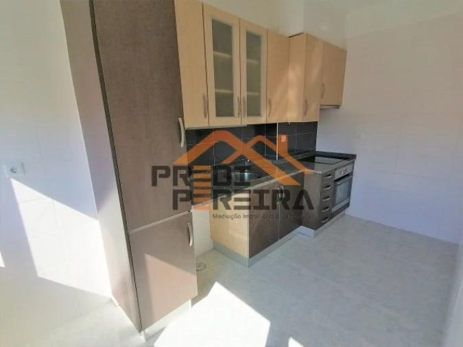 Apartamento T2 para Arrendamento em Odivelas Foto 2