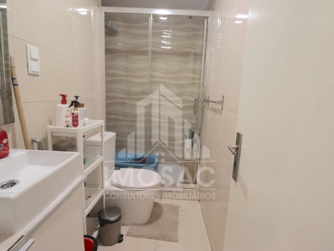 Apartamento T3 para Venda em Santo António dos Cavaleiros e Frielas Foto 9