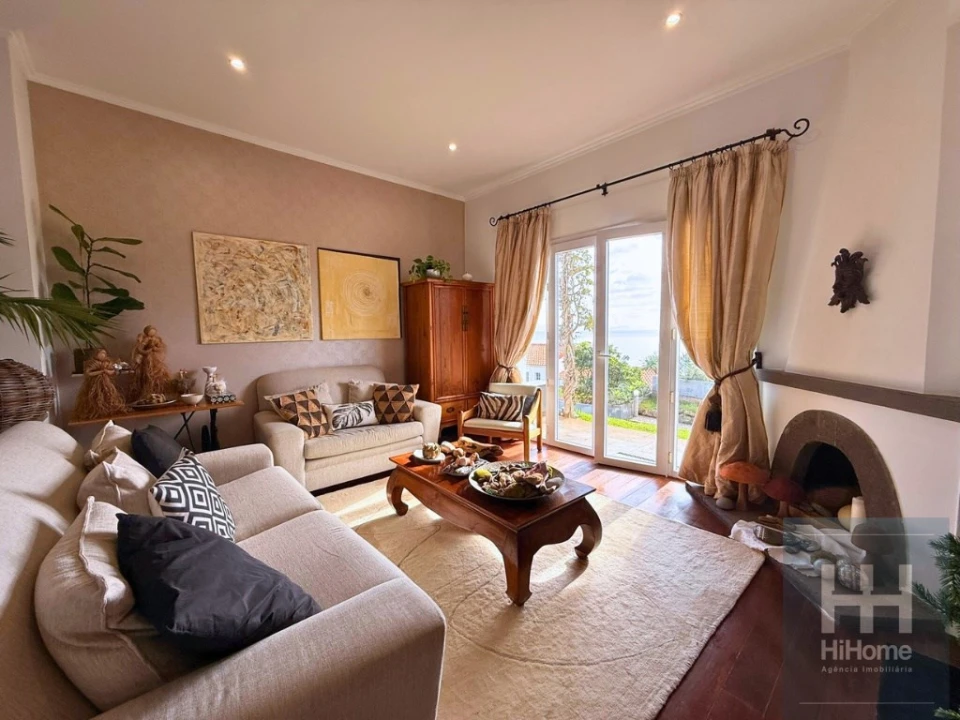 Moradia T4 para Venda em Caniço Foto 5