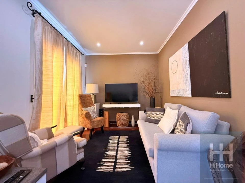 Moradia T4 para Venda em Caniço Foto 8