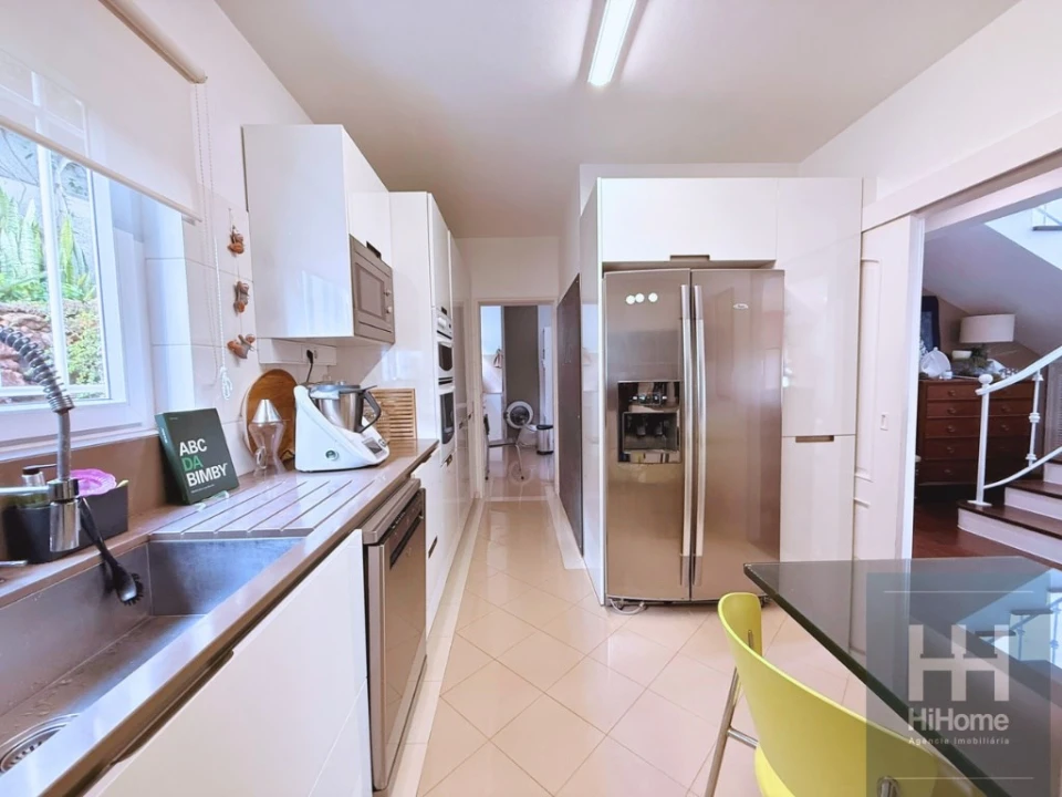 Moradia T4 para Venda em Caniço Foto 9