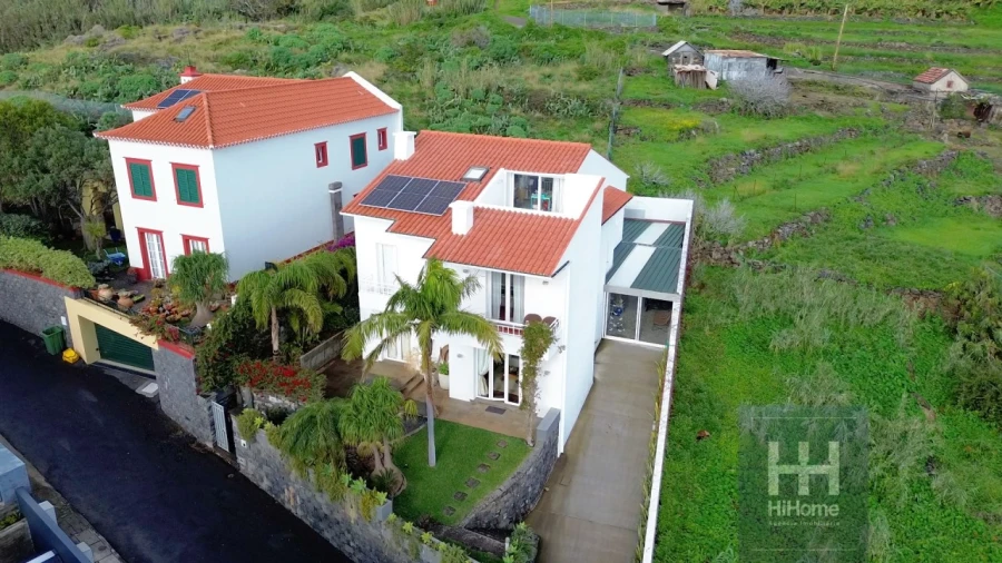 Moradia T4 para Venda em Caniço Foto 2