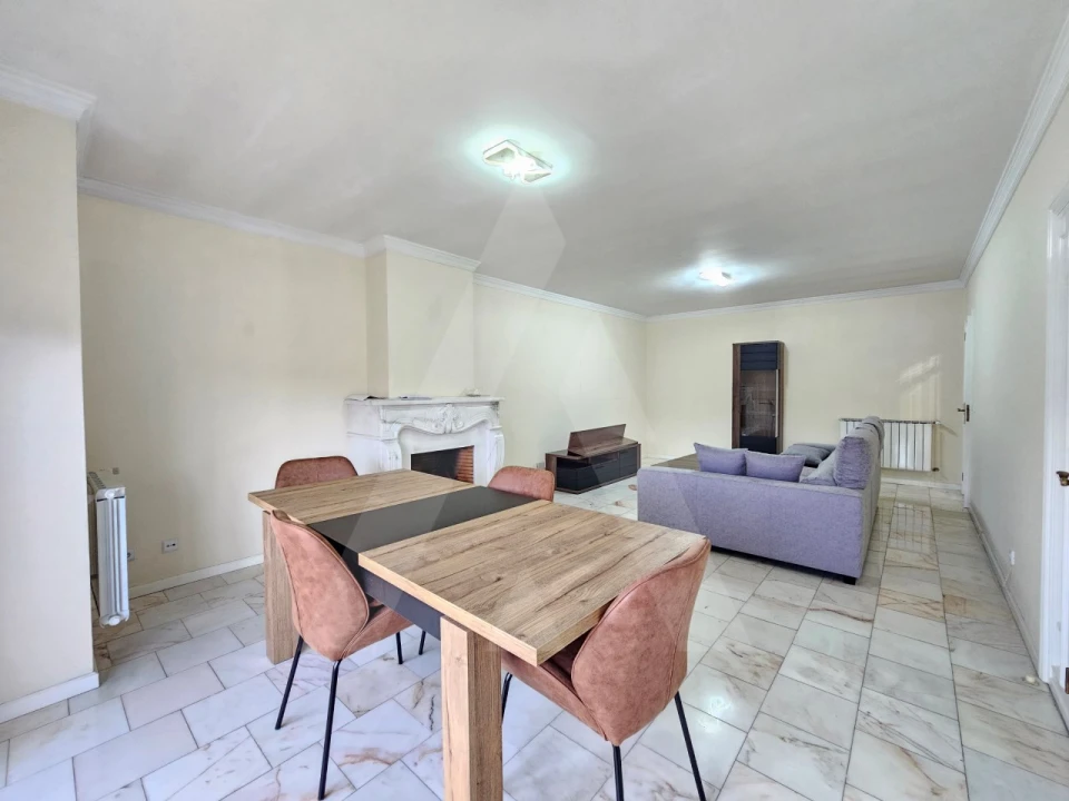 Moradia T4 para Arrendamento em Glória e Vera Cruz Foto 6