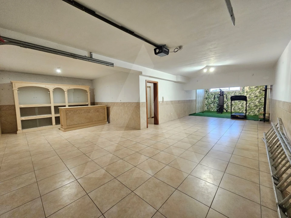 Moradia T4 para Arrendamento em Glória e Vera Cruz Foto 21