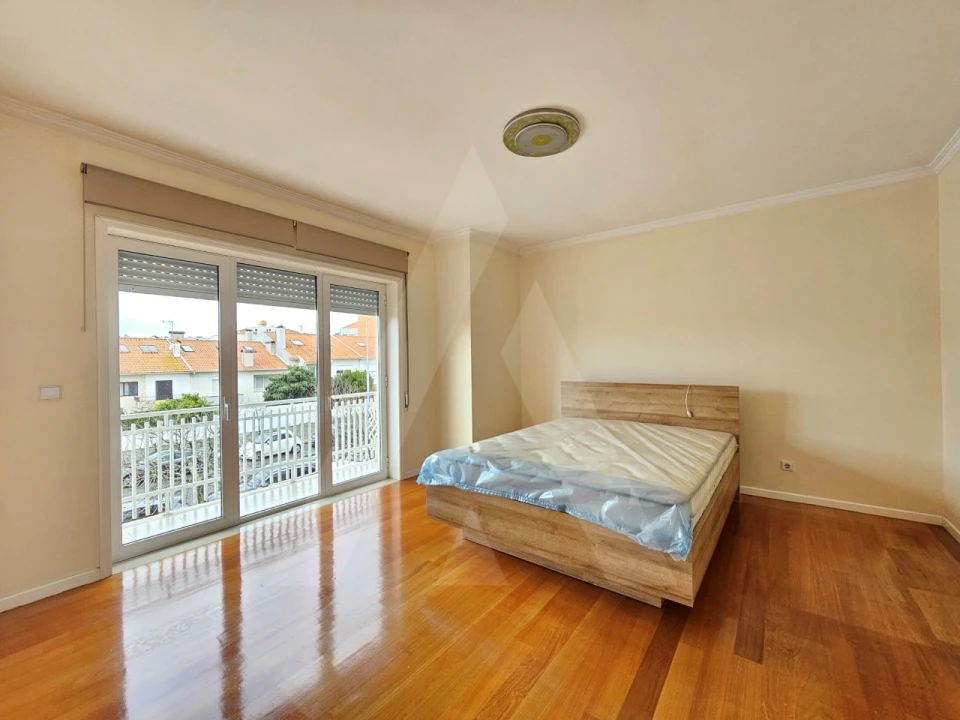 Moradia T4 para Arrendamento em Glória e Vera Cruz Foto 37